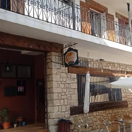 Hostal Restaurante Braseria Muela De San Juan Guest house Griegos