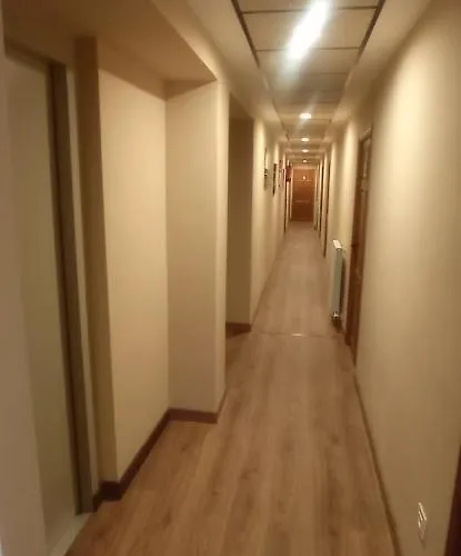 Hostal Restaurante Braseria Muela De San Juan Konukevi