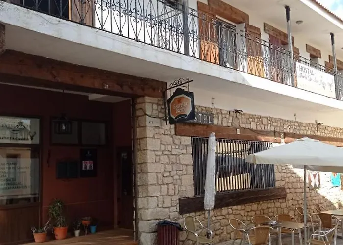 Hostal Restaurante Braseria Muela De San Juan Konukevi Griegos